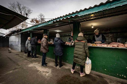 Ukraine Nov 2022, People are trying to return to normalcy despite the ongoing war. Views of the city market. scenes of destruction in the town of Makariv, an hour's drive from Kiev