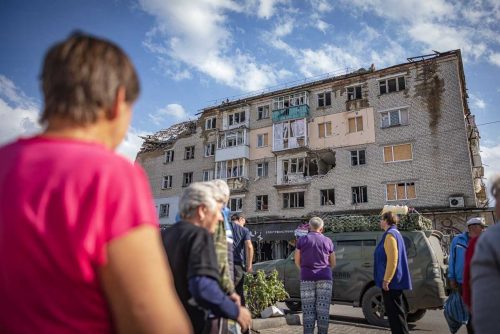 Ukraine, September 2022.The Ukrainian city of Izium (Izyum) is related  with the mass burial site discovered near by. But there are people still living there. Russia heavily bombarded the town. In  September, its forces left the area leaving behind destroyed infrastructure and a population with no food and no water and under shock.