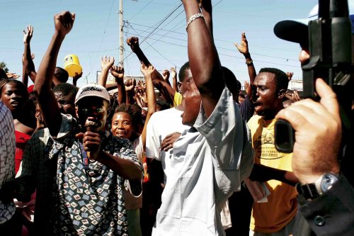 Jan 2006, POrt au Prince, demonstration against U.N.
jordan soldier is protecting th area in Cite Soleil
Lorenzo Moscia/GraziaNeri