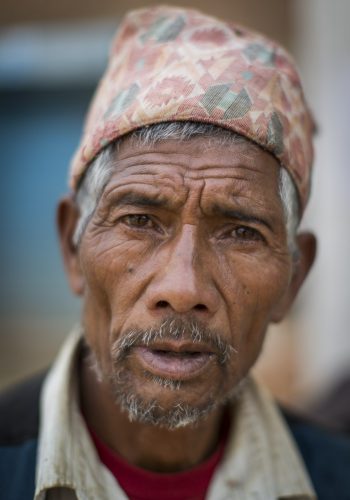 Nepal, 15 may 2015.Habitantes del pueblo de Dharmasthali intentan volver a la normalidad.