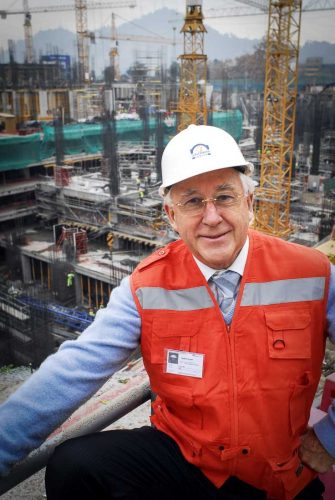 Horst Paulmann Kemna  is a German-Chilean billionaire entrepreneur. He is founder and chairman of Cencosud, the largest retail chain in Chile and the third largest in Latin America.[1] According to Forbes, as of July 2022 his net worth is estimated at US$2.3 billion.