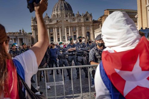 Rome, 24 october 2021Several hundred Cubans who were not allowed to enter St. Peter's Square to attend the usual speech of Pope Francis (Angelus) protested lying on the ground. The peaceful protest aimed to bring to the attention of the Holy Father the lack of freedom and the constant trampling of civil rights on the island of Cuba. Free elections, multi-partyism, freedom and respect for civil rights are the requests that despite the massive presence of Cubans in Rome Pope Francis seems to want to continue to ignore by openly siding in favor of a dictatorship against the principle of respect for the human condition